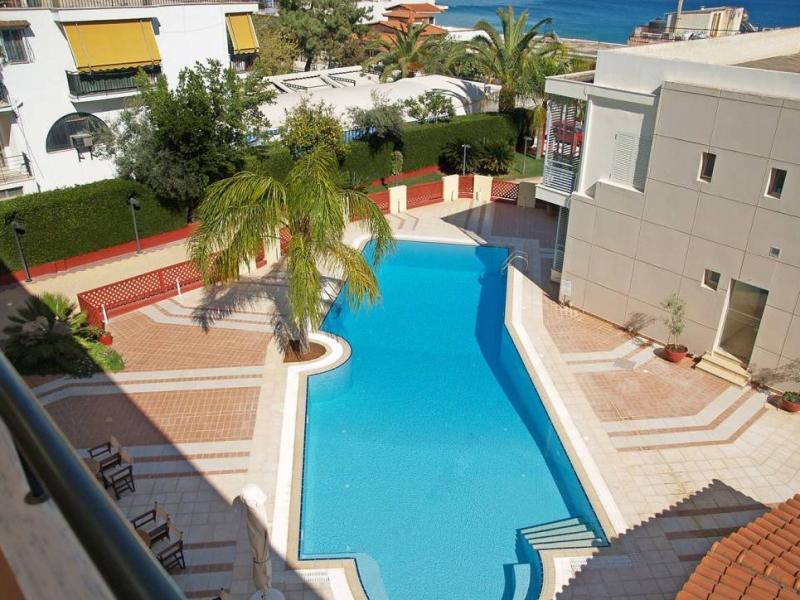 Flisvos Royal Hotel