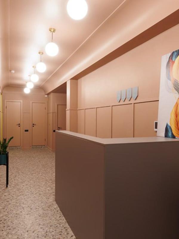 Simple Hotel В9