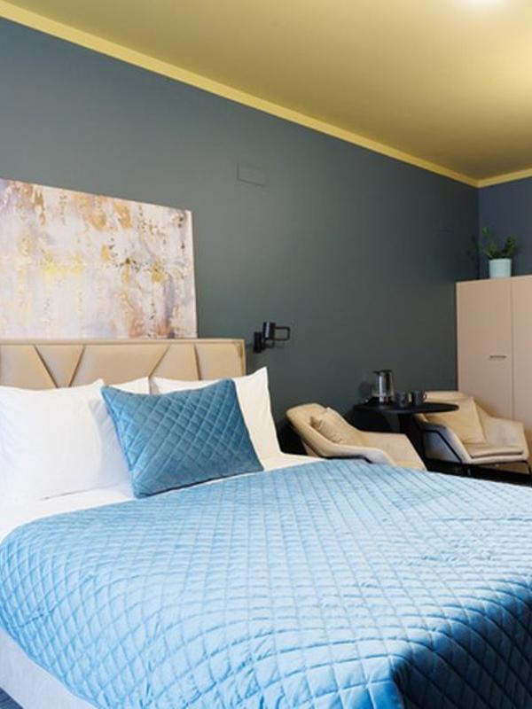 Simple Hotel В9