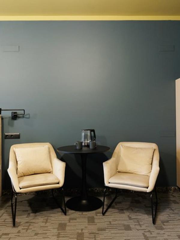 Simple Hotel В9