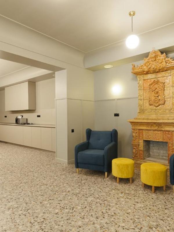 Simple Hotel В9