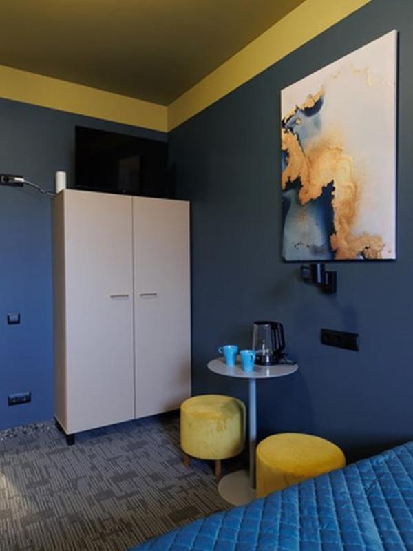 Simple Hotel В9