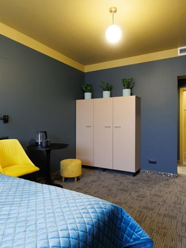 Simple Hotel В9
