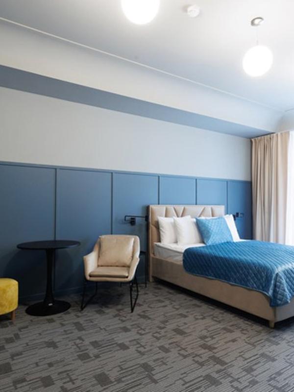 Simple Hotel В9