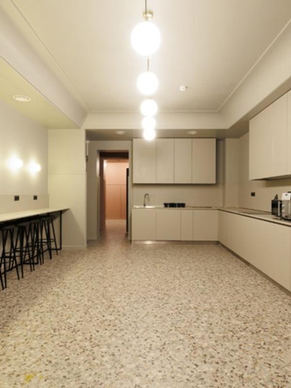 Simple Hotel В9
