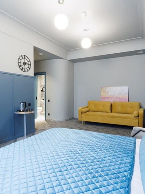 Simple Hotel В9