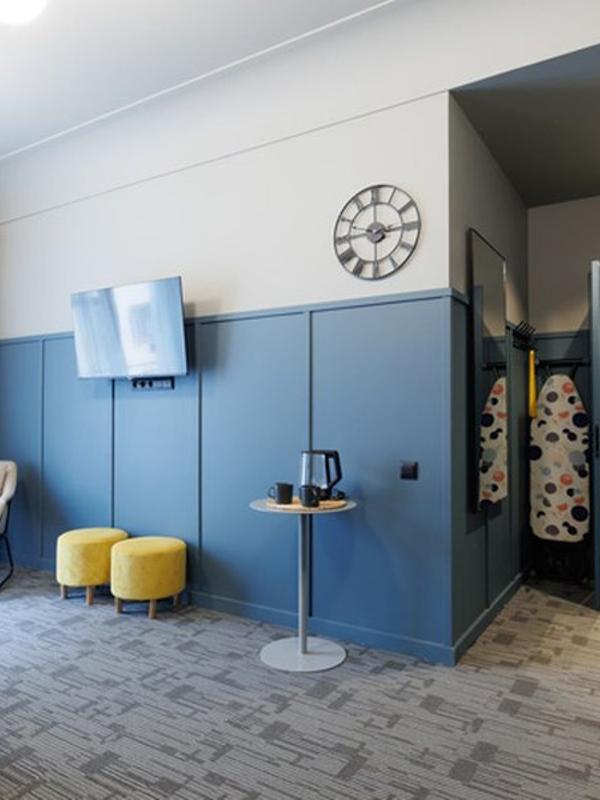 Simple Hotel В9