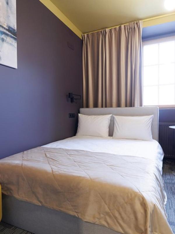 Simple Hotel В9