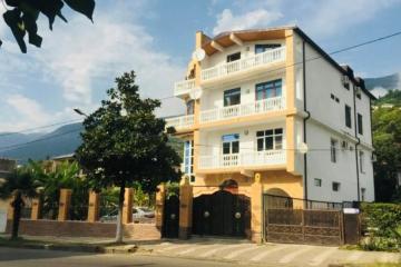 Отель Золотая вилла Бугенвиллия Абхазия, Гагра, фото 1