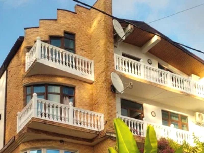 Золотая вилла Бугенвиллия