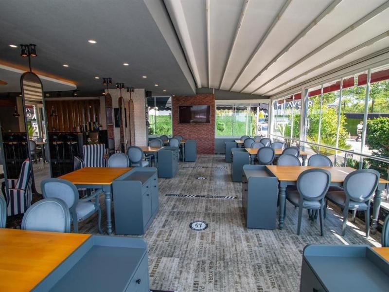 Avsar Hotel