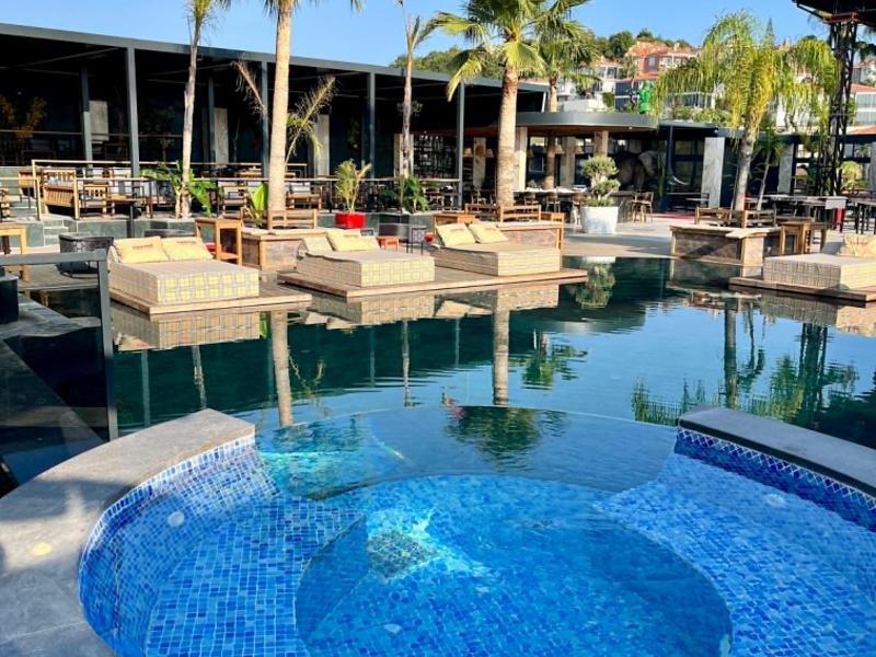 Club Robinhood Hotel