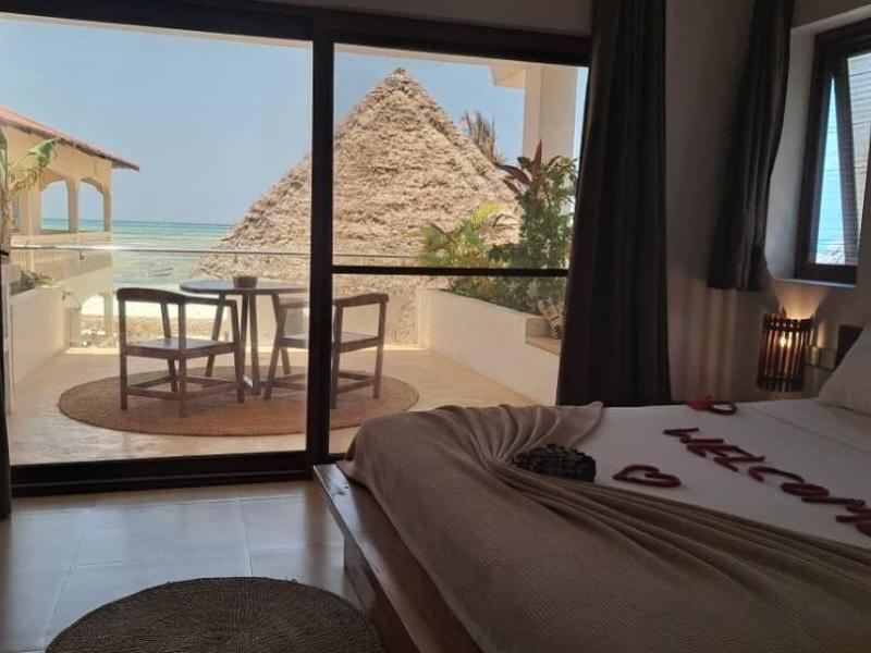 Aluna Beach Apartments