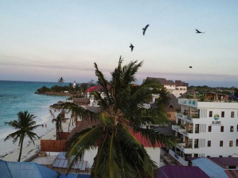 Aluna Beach Apartments