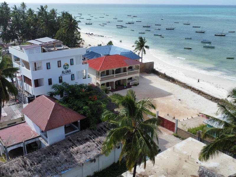Aluna Beach Apartments