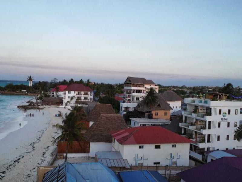 Aluna Beach Apartments