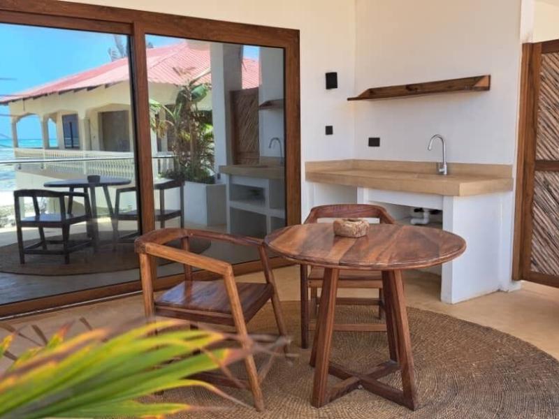 Aluna Beach Apartments