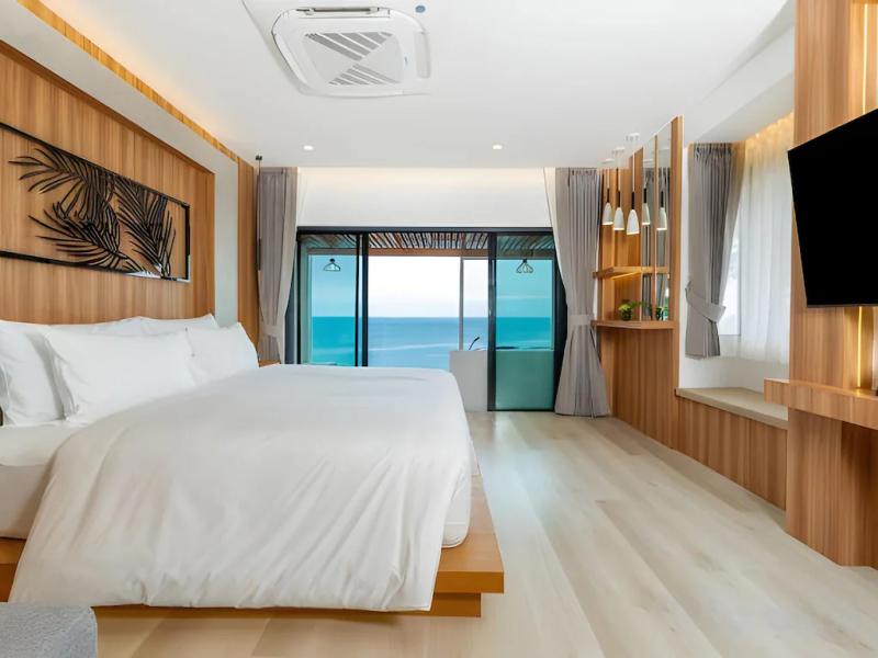 Anona Sunset Boutique