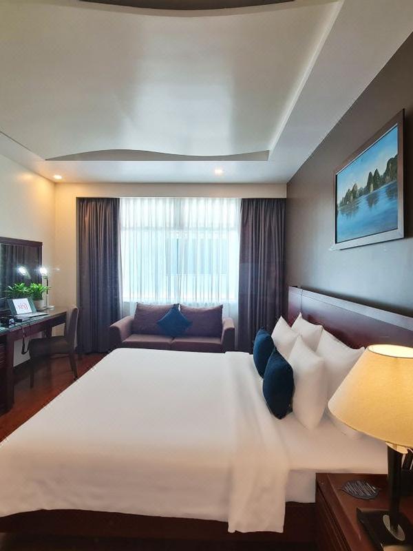 Kin Hotel Thi Sach