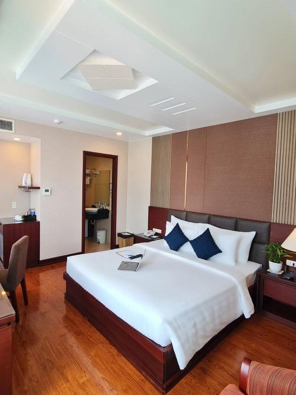 Kin Hotel Thi Sach