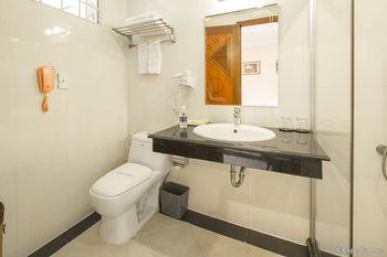 Kin Hotel Thai Van Lung