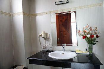 Kin Hotel Thai Van Lung