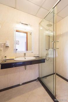 Kin Hotel Thai Van Lung