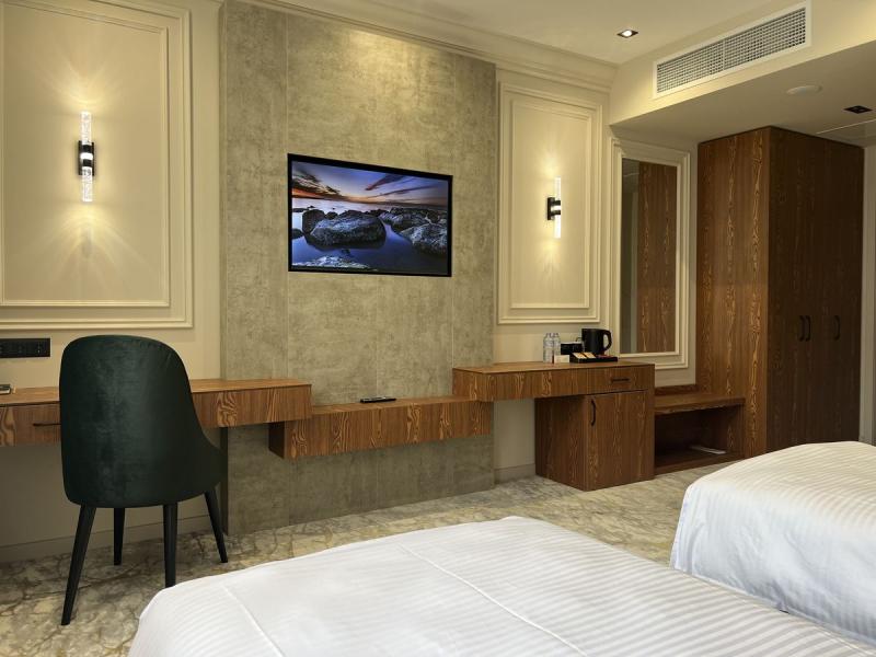 Meridian Plaza by Reikartz