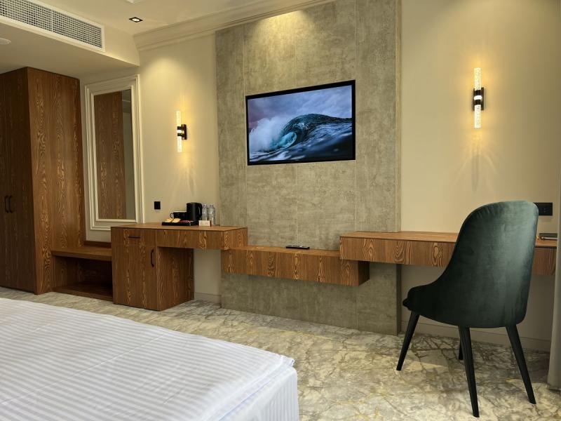 Meridian Plaza by Reikartz