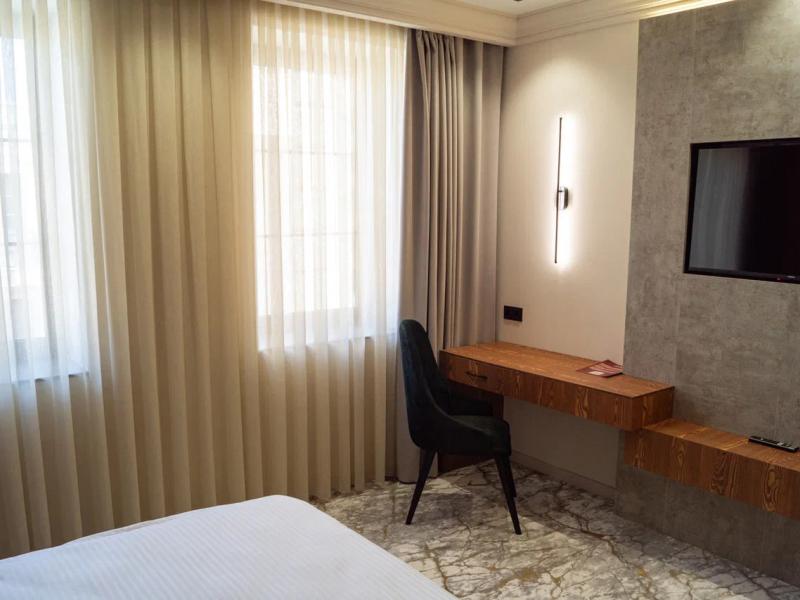 Meridian Plaza by Reikartz