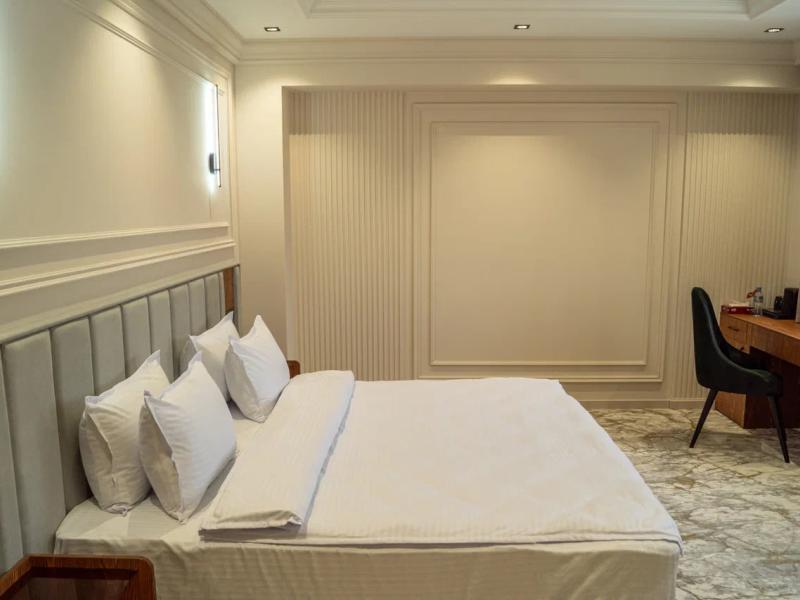 Meridian Plaza by Reikartz