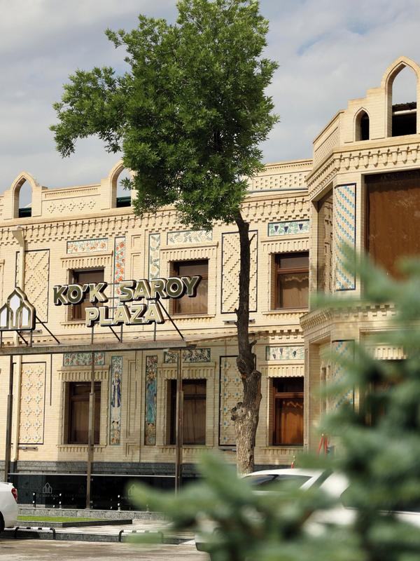 Ko'k Saroy Plaza Hotel