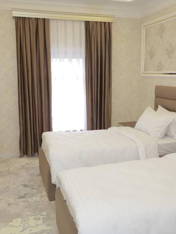 Ko'k Saroy Plaza Hotel
