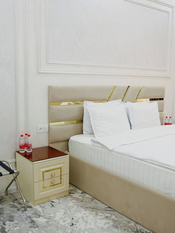 Ko'k Saroy Plaza Hotel