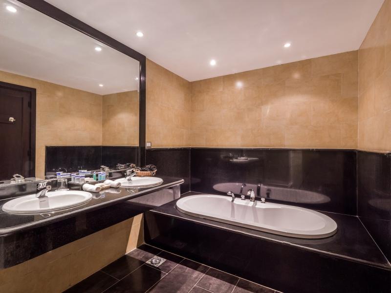 Fort Arabesque Resort, Spa & Villas