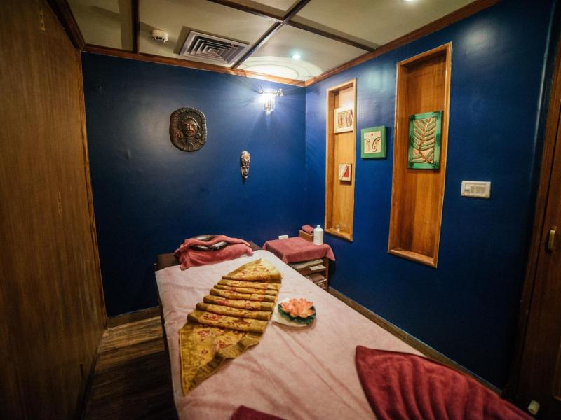 Acron Candolim Regina