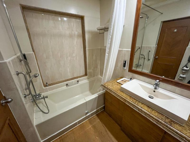 Acron Candolim Regina