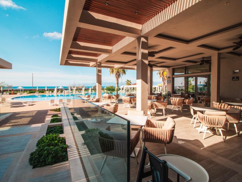 Almyros Beach Resort & SPA