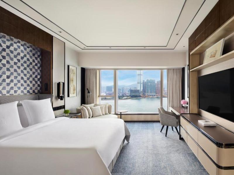 Four Seasons Hong Kong Hotel