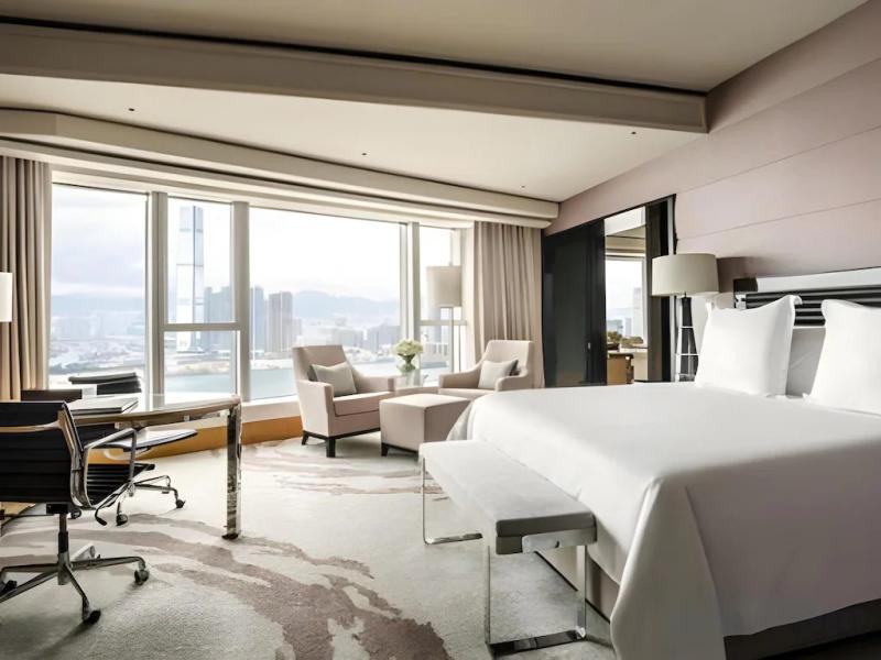 Four Seasons Hong Kong Hotel
