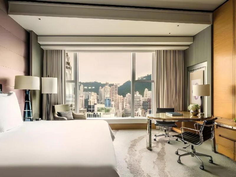 Four Seasons Hong Kong Hotel