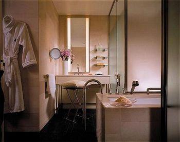 Four Seasons Marunouchi