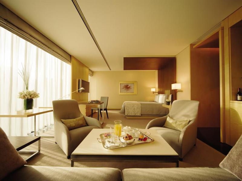 Four Seasons Marunouchi