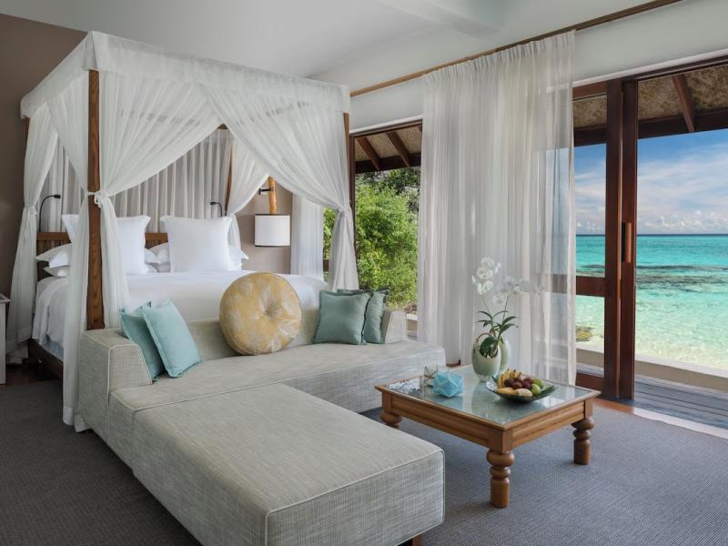 Four Seasons Resort Maldives at Landaa Giraavaru