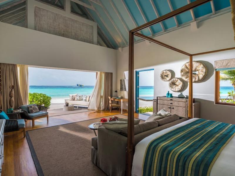 Four Seasons Resort Maldives at Landaa Giraavaru