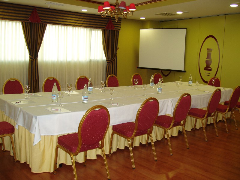 Foxa Tres Cantos Suites & Resort