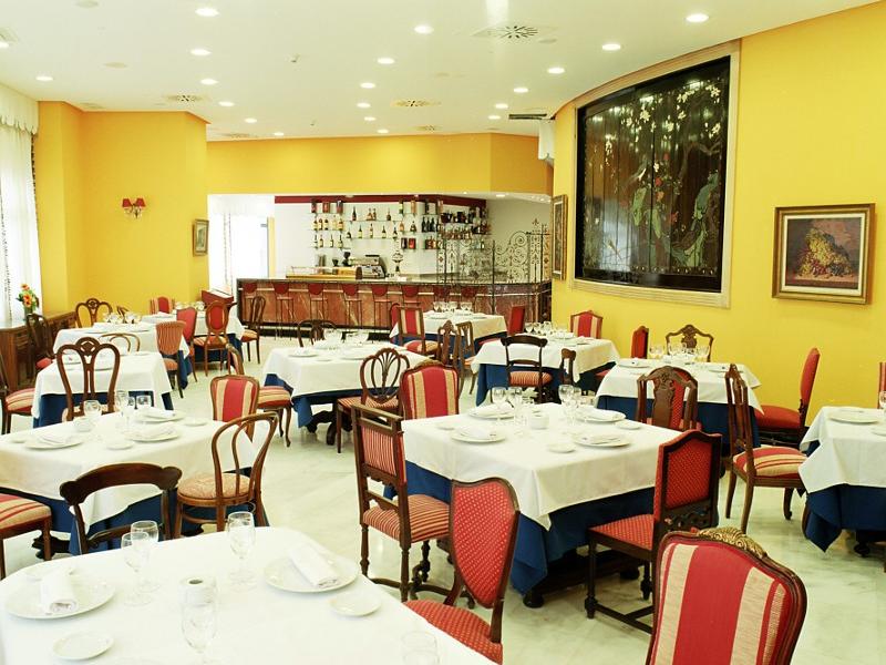 Foxa Tres Cantos Suites & Resort
