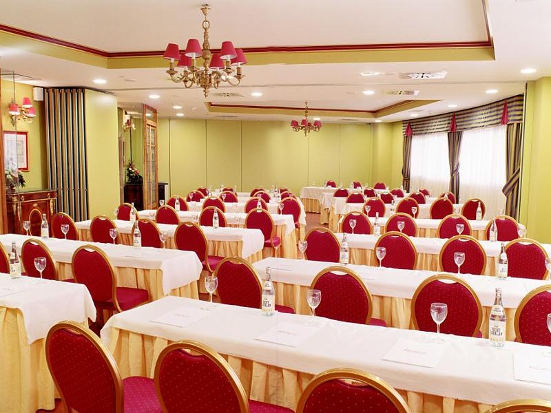 Foxa Tres Cantos Suites & Resort