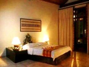 Alona Kew White Beach Resort