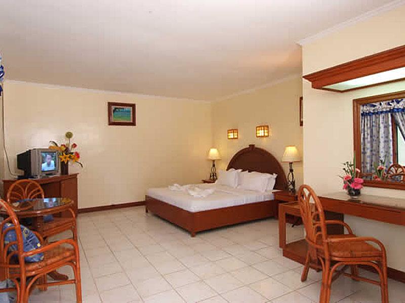 Alona Kew White Beach Resort